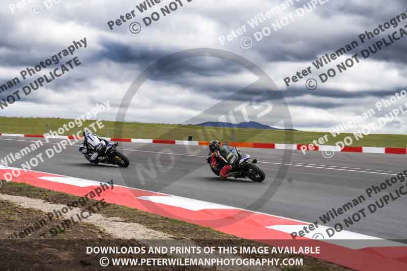 cadwell no limits trackday;cadwell park;cadwell park photographs;cadwell trackday photographs;enduro digital images;event digital images;eventdigitalimages;navarra;no limits trackdays;peter wileman photography;racing digital images;trackday digital images;trackday photos